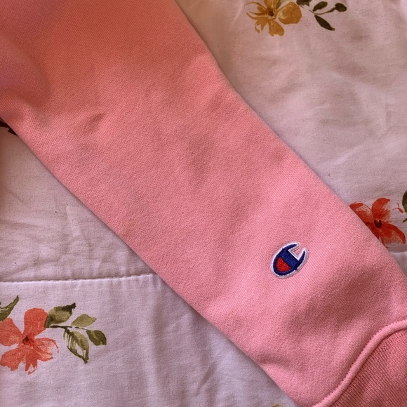 Baby pink champion daisy logo hoodie - Picture 4 of 7
